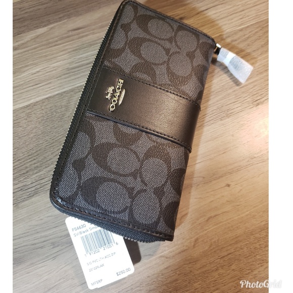 🆕️Authentic Coach Accordion Wallet - Picture 2 of 8